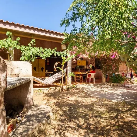 3 Bedrooms House With Enclosed Garden At San Vito